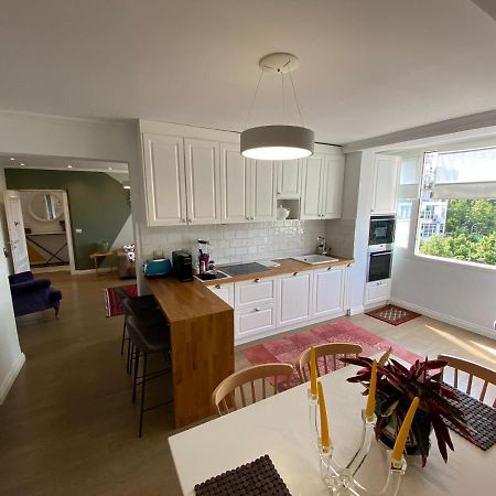 Cozy & Stylish Apartment Тирана Экстерьер фото