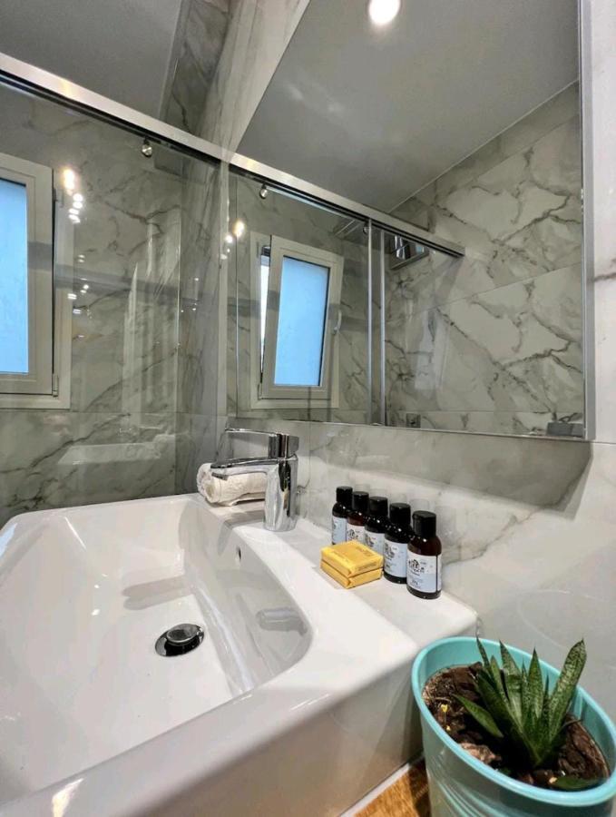 Cozy & Stylish Apartment Тирана Экстерьер фото
