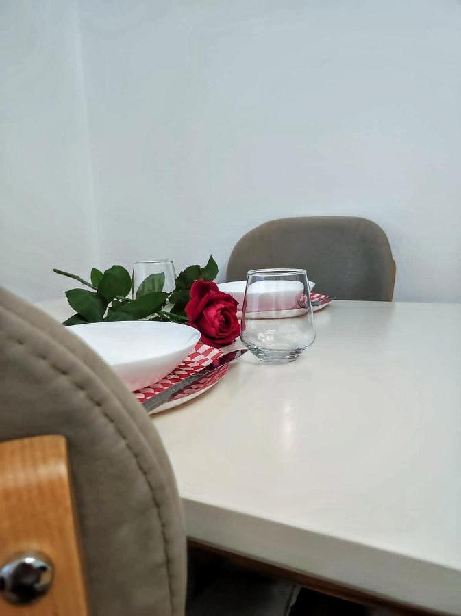 Cozy & Stylish Apartment Тирана Экстерьер фото